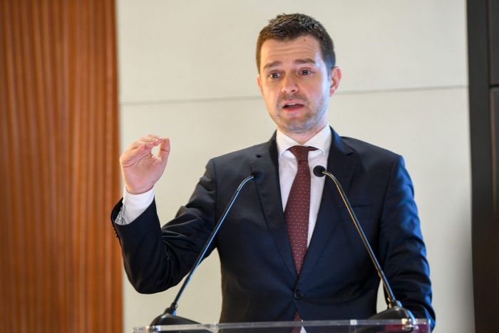 МУЦУНСКИ: Ако ЕУ е искрена во намерите за интеграција на регионот нема да примени негативни економски мерки