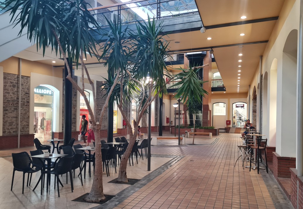 ВО БРИТАНСКИТЕ МАРКЕТИ КУПУВАЧИТЕ ЧЕСТО „ПОТКРАДНУВААТ“ НА КАСИТЕ ЗА САМОПОСЛУЖУВАЊЕ, еден од осум купувачи кликнал на поевтината опција