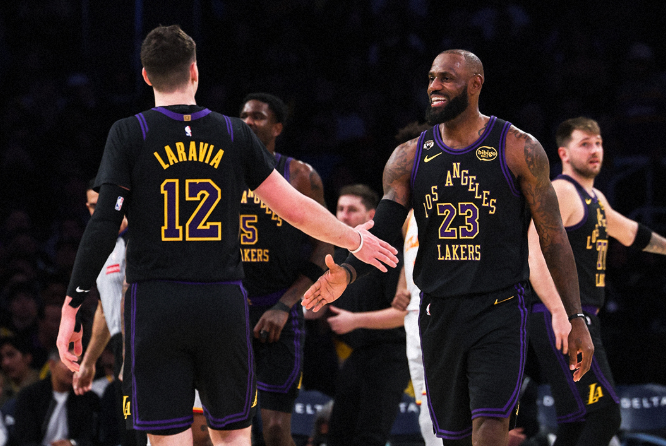 Блеснаа Леброн и Лука, па Лејкерс лесно победи и прекина една црна серија (Видео)