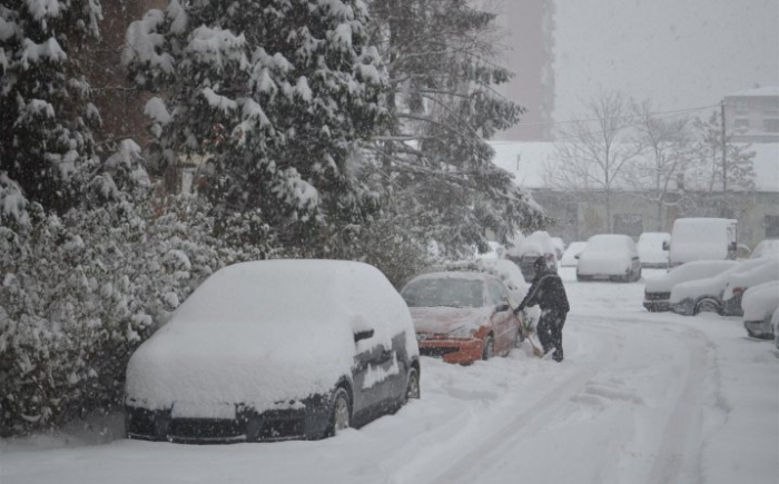 Работењето 15 минути во место зиме наутро го уништува моторот на новите автомобили