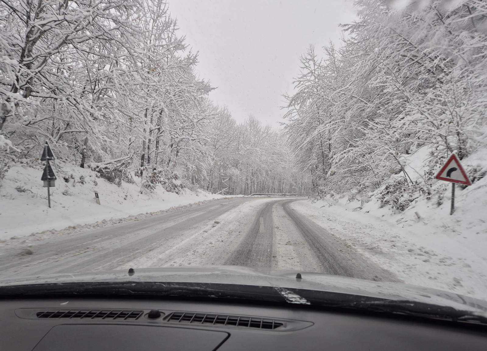 Надлежните издадоа апел и предупредување за појава на врнежи од ледени зрна