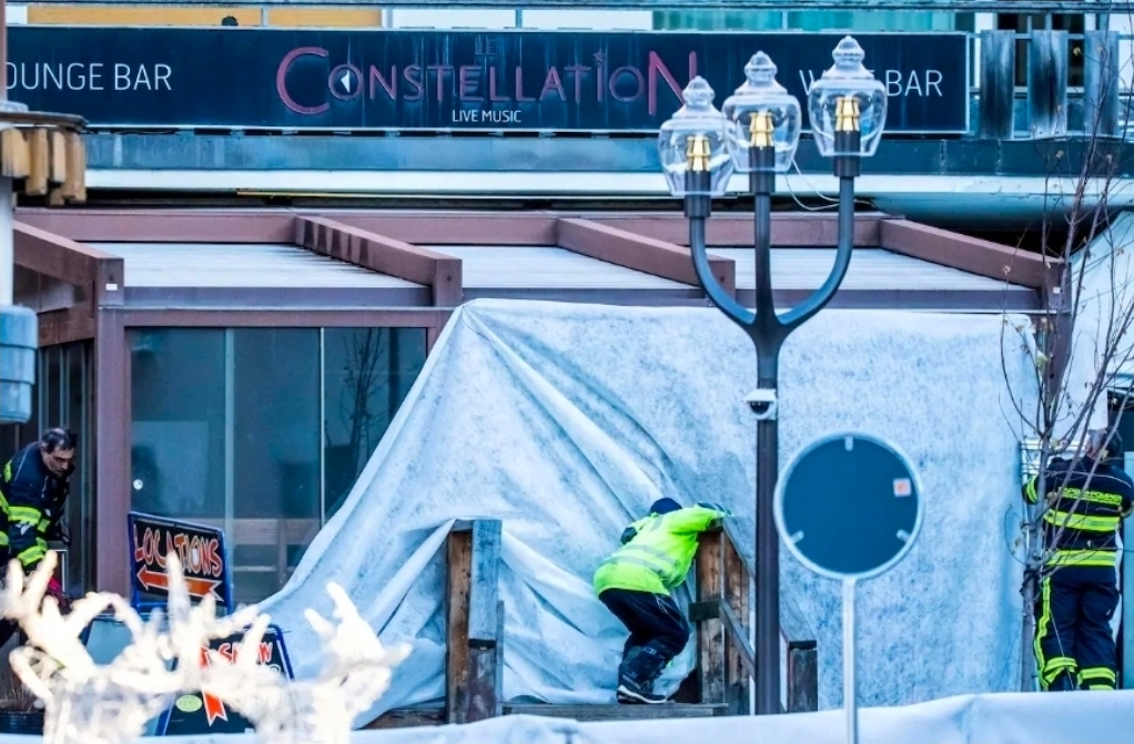 Објавена фотографија од газдарицата на швајцарскиот бар: Претрпела изгореници на раката и била во шок