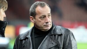 Екс корзикански националистички лидер убиен на погребот на мајка му