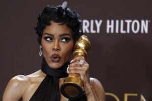 (Фото) Уметничко дело или целосно промашување? Нејзиното издание шокираше многумина