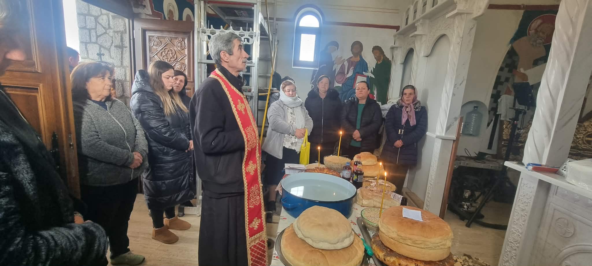 (ФОТО) Празнување на Св. Атанасиј во истоимената црква во с. Враништа