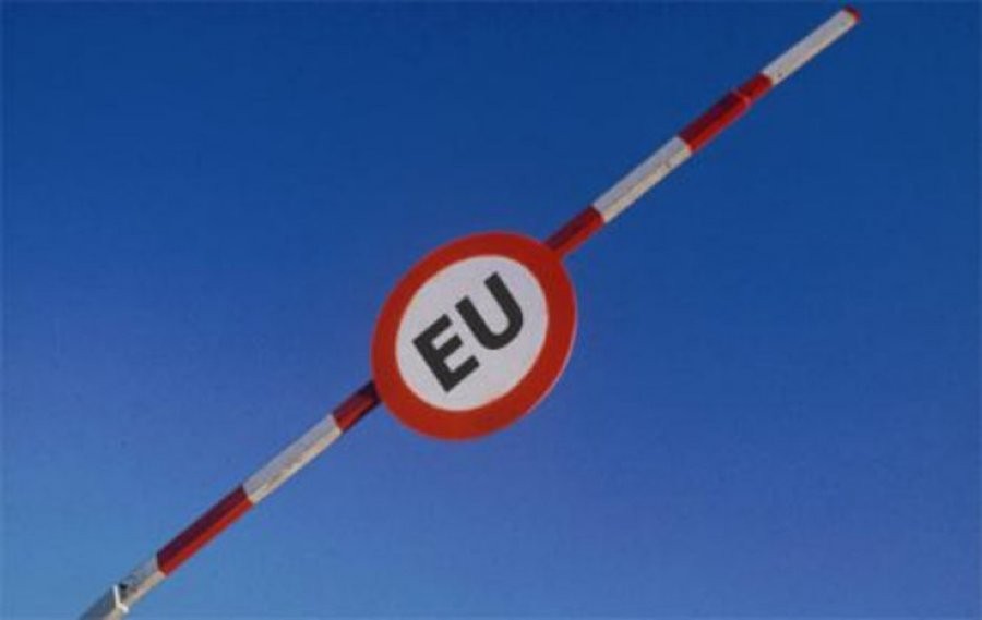 БЛОКАДИТЕ НА ГРАНИЧНИТЕ ПРЕМИНИ ЌЕ ГО БЛОКИРААТ ПРОТОКОТ НА СТОКИ И ЌЕ ГИ НАРУШАТ СИНЏИРИТЕ НА СНАБДУВАЊЕ