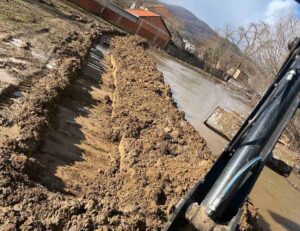 Уште се полавени домови, дворови, имоти, евакуираните во Кичево и натаму се во спортската сала