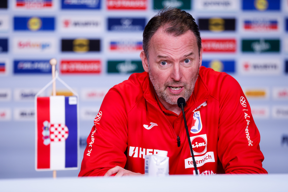 Пу-пу не важи: Сигурдсон се извинуваше за критиките кон ЕХФ