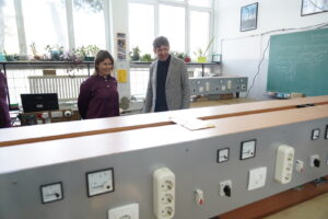 Божиновска меѓу учениците во „Михајло Пупин“: Енергетиката има иднина само со стручно подготвени млади кадри