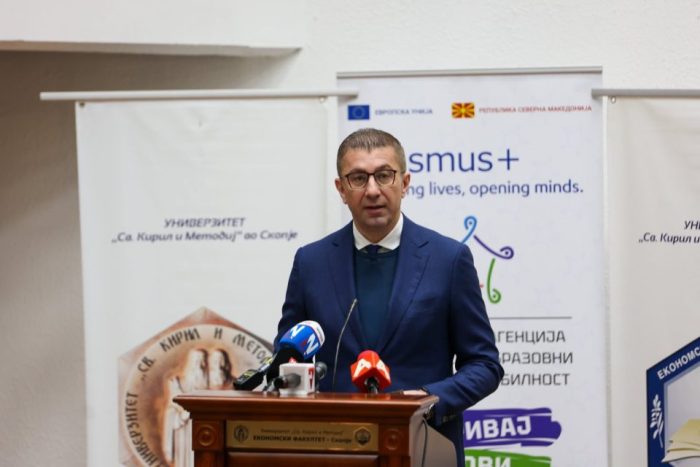 МИЦКОСКИ: Обезбедени средства за набавка на новите 150 електрични автобуси, 100 за Скопје и 50 за другите градови во Македонија