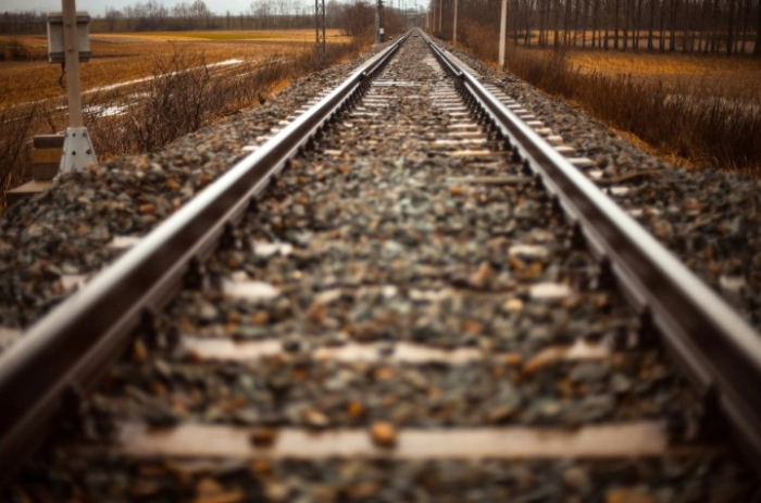 Најмалку 22 луѓе загинаа откако кран падна врз воз на Тајланд