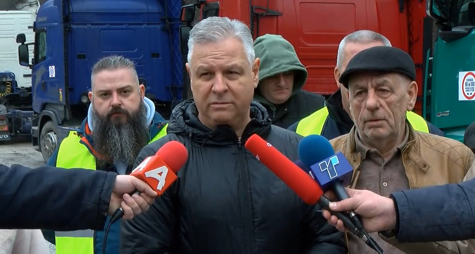 Превозниците ги блокираат граничните премини, бараат промена на правилата за влез во ЕУ