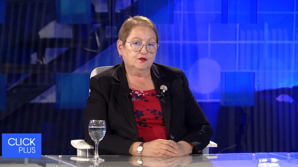 Јаневска: Нашите ученици имаат 900 часови помалку од врсниците во ЕУ, ќе мора да ги задржиме повеќе во училиштата