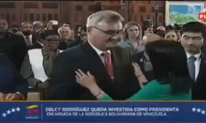 ВИДЕО: Како новата претседателка на Венецуела ги поздрави амбасадорите на Кина, Русија и Иран