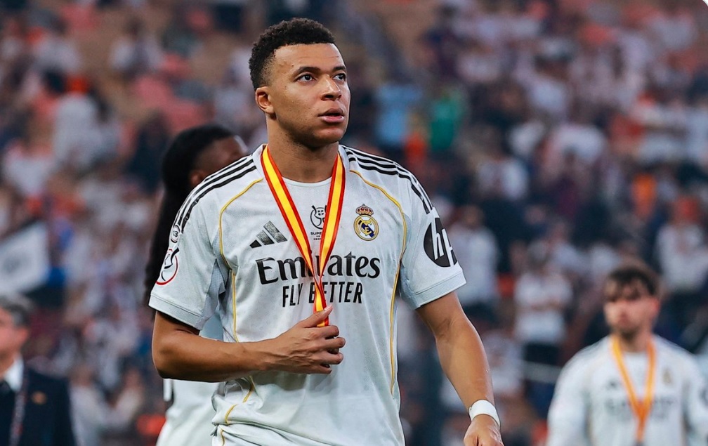 Мбапе не сакаше да ги отпоздрави победниците по загубеното финале (ВИДЕО)