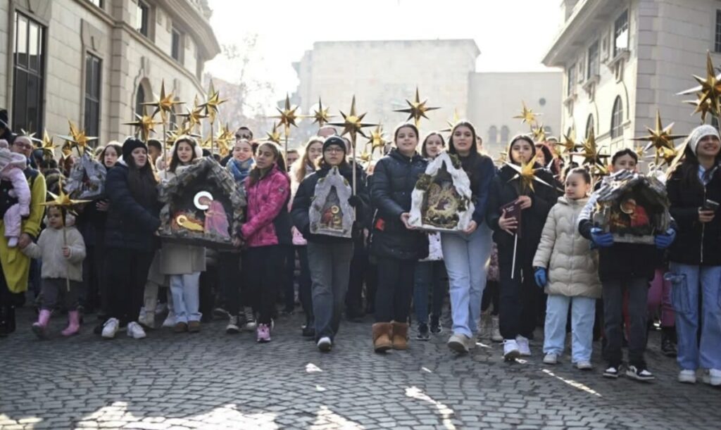 Бадниковите поворки годинава во 80 градови и населени места низ Македонија