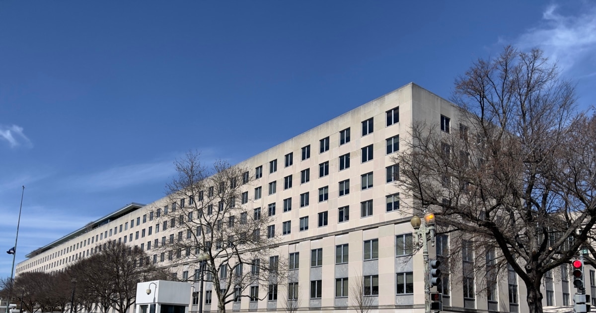 Паузата од САД за иселенички визи не важи за туристи, студенти, бизнисмени