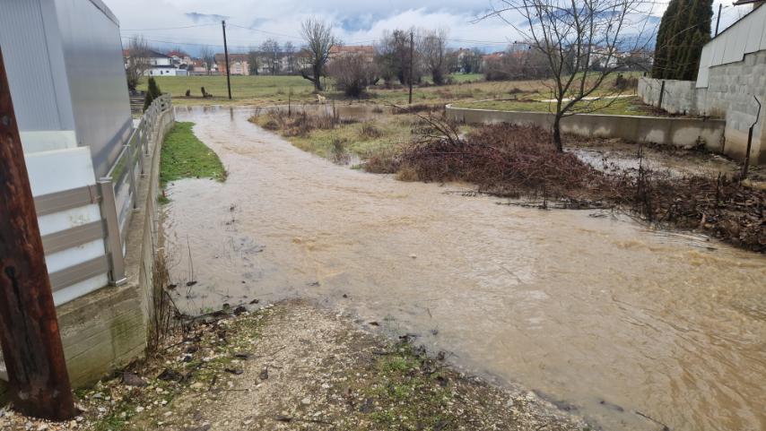 ЦУК: Во Пелагонија водата се повлекува од нивите