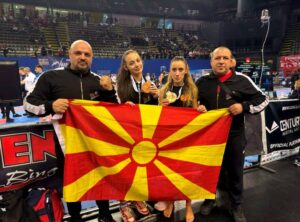 Четири медали за кикбоксери на Самурај и Работнички Адора во Атина