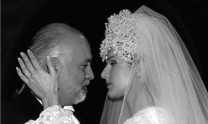 (ВИДЕО+ФОТО) ПОРАДИ ВЕНЧАНИЦАТА ЗАВРШИЛА ВО БОЛНИЦА: Грандиозен фустан и шлеп долг 6 метри биле сè за што сонувала – вака изгледала свадбата на Селин Дион!