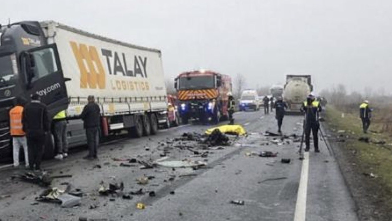 Најмалку седум навивачи на ПАОК загинаа во сообраќајна несреќа