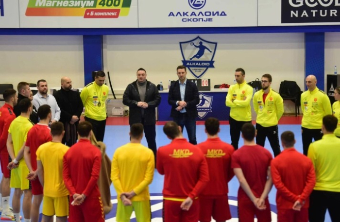 Министерот Борко Ристовски со порака за ракометарите – Играјте со срце за Македонија!