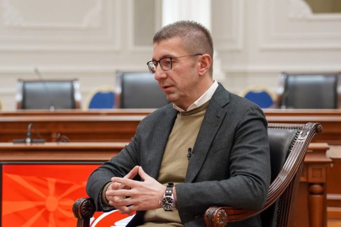 МИЦКОСКИ: Пензиите растат, сиромаштијата се намалува, нашата политика даде резултат, а ќе видиме како тоа ќе заврши во Уставниот суд