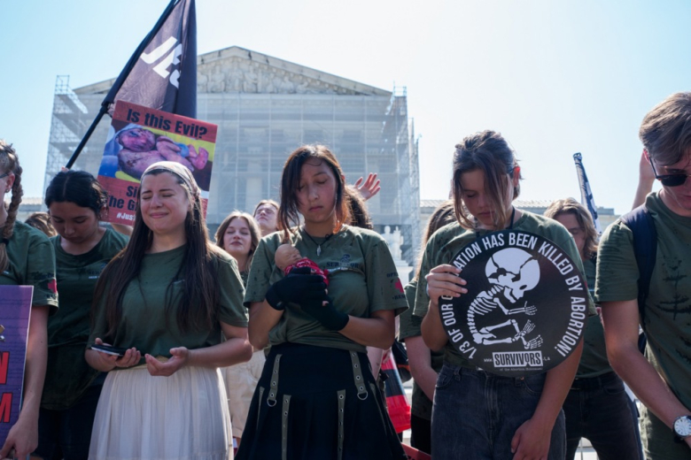 САД запираат пари за истражувања со ткива од абортирани фетуси