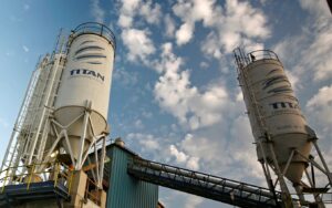 ТИТАН Усје: Неоснованите се нападите – фабриката не работи, а загадувањето е високо