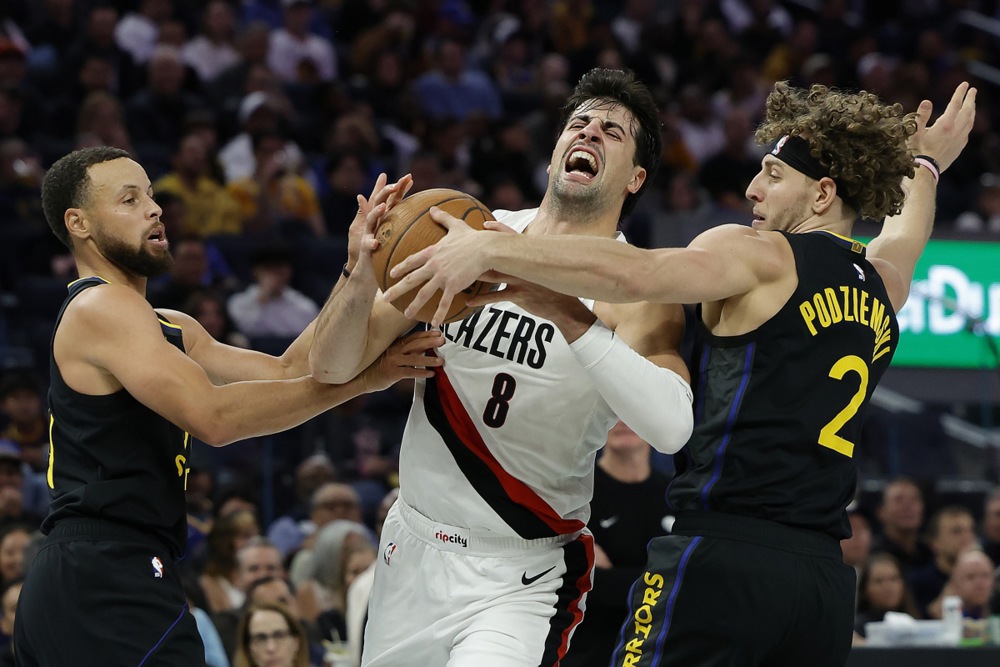 Татко му е од Приштина, а тој има повеќе гласови од Леброн за место на Ол-старот!