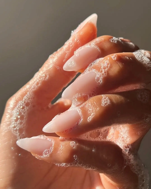 Течни или цврсти сапуни за раце – што е подобро и зошто?