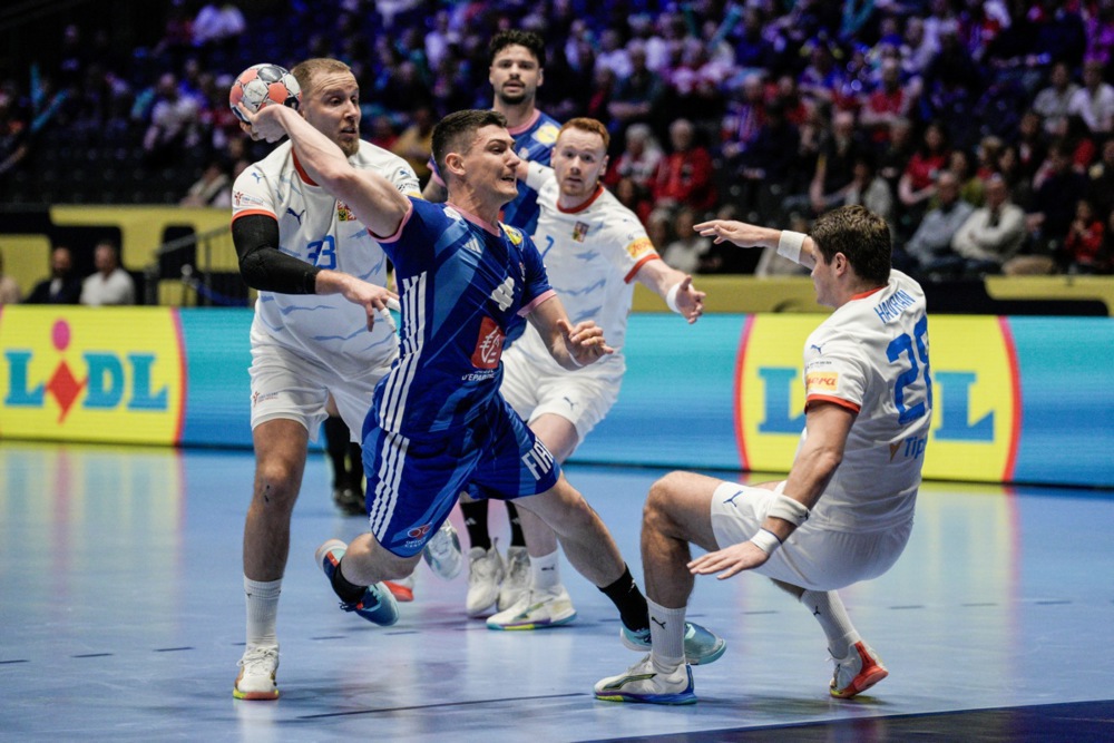 Франција ја здроби Чешка, Шпанија подобра од Србија на стартот на ЕП