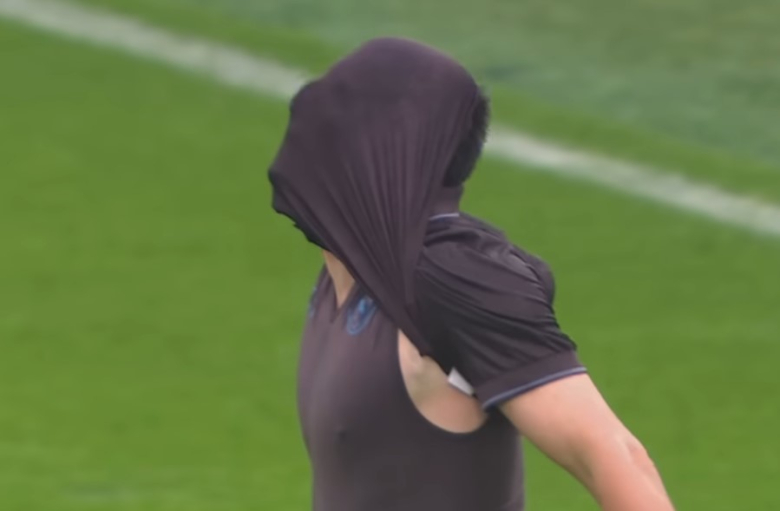 Елмас од 2 метри ја стресе пречката во Рим