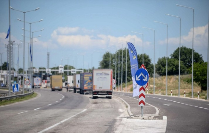 Протест на превозниците: Блокиран сообраќајот за камиони на сите гранични премини