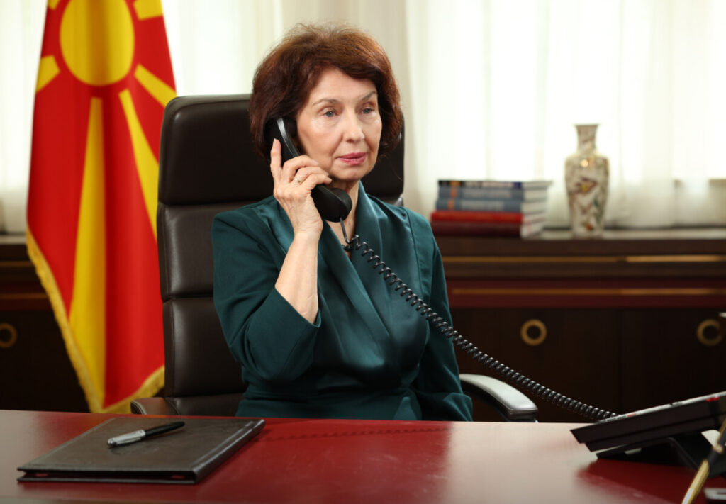 СИЛЈАНОВСКА-ДАВКОВА ЗА ТРАГЕДИЈАТА ВО ШВАЈЦАРИЈА: „Како нација што ја носи болката од Кочани, длабоко сочувствуваме“