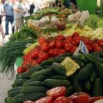 Јадеме увезено наместо да си насадиме свое