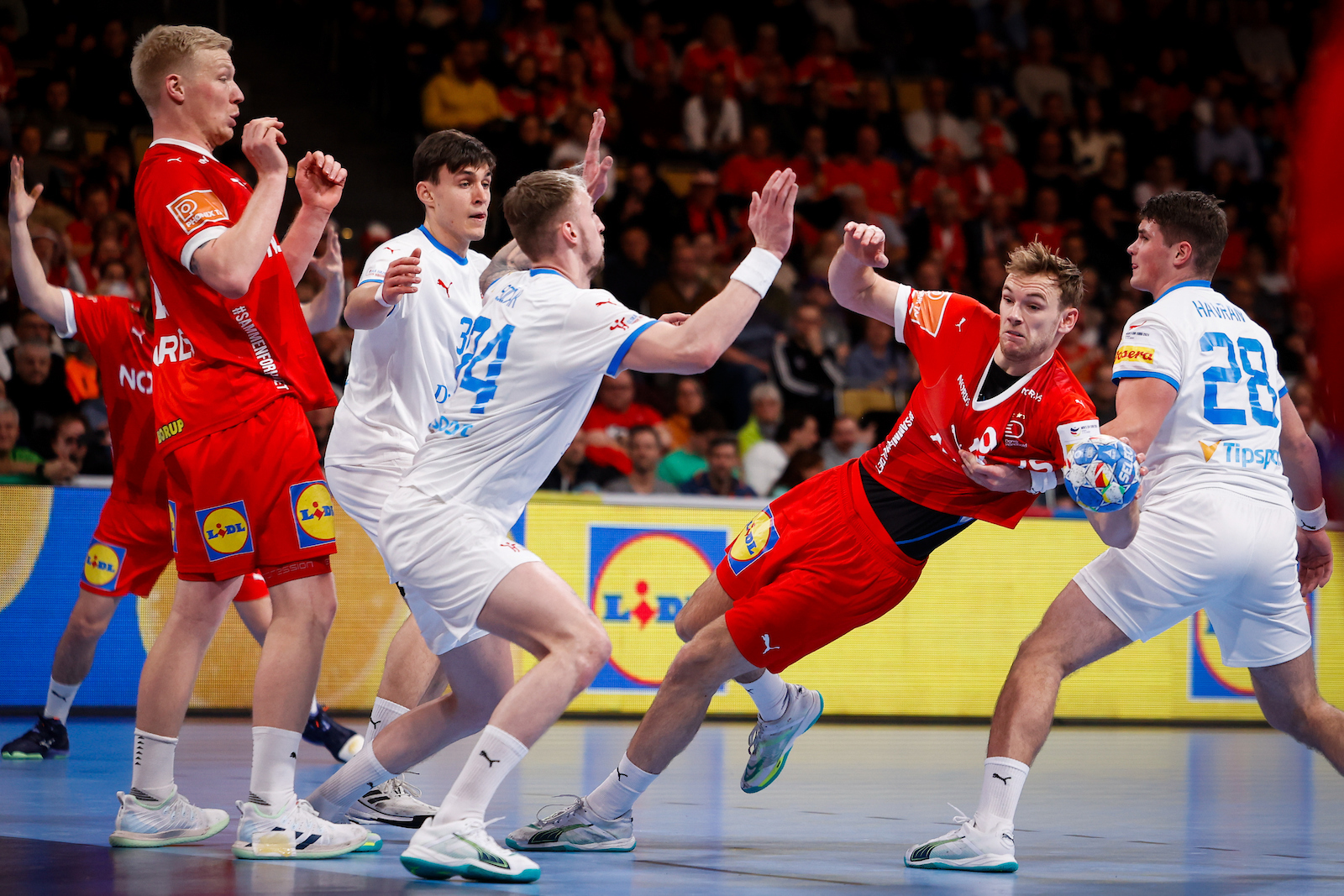 Гидсел пред Македонија: Мора да играме брзо, а не да се „тепаме“ со Македонците!