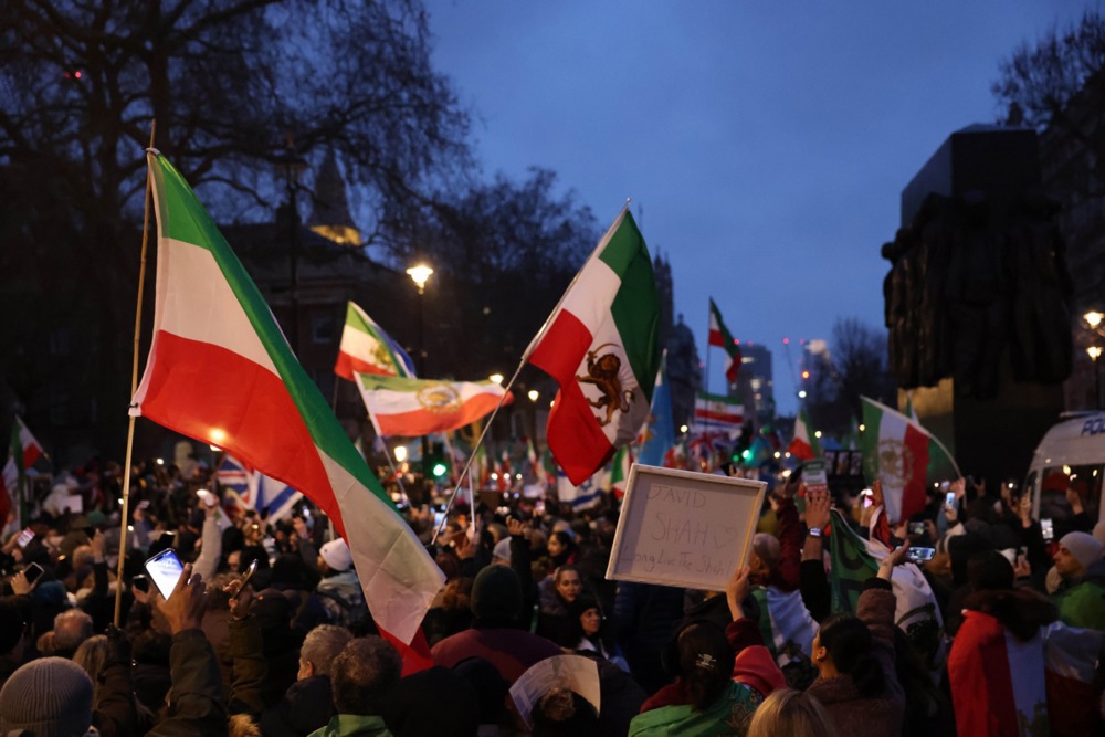 Повеќе од 6.000 луѓе загинаа во задушувањето на протестите во Иран, над 41.800 уапсени