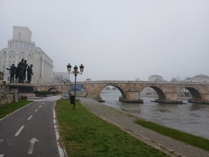 ВРЕМЕ: Облачно со повремени локални врнежи од дожд и снег, температури од 0 до 10 степени