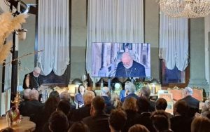 Ватикан и Италија со заеднички повик за глобална забрана на сурогат мајчинството