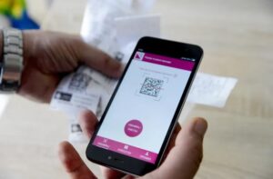 Не се размислува за укинување на „Мој ДДВ“, вели министерката за финасии