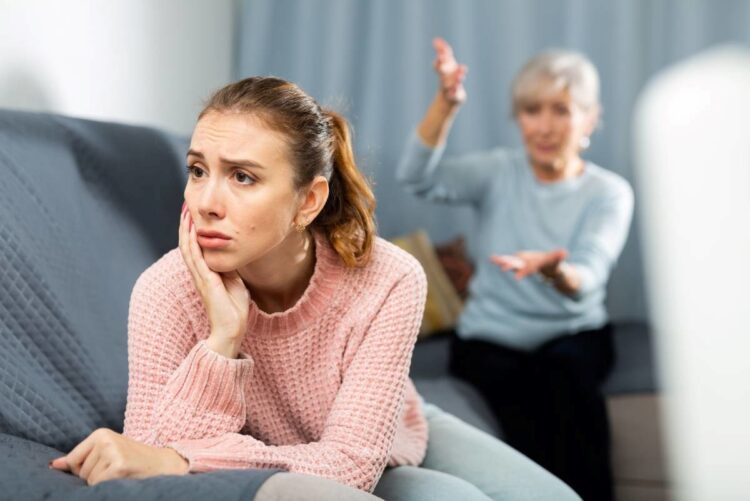 3 начини на кои родителите ненамерно го прават животот на своите деца (и својот) постресен