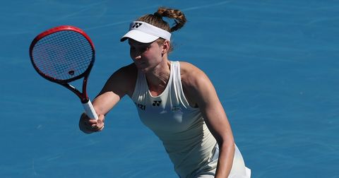 Рибакина лесно се справи со Валентова за осминафинале во Мелбурн