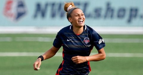 Ќерката на Родман стана најплатена фудбалерка во светот!