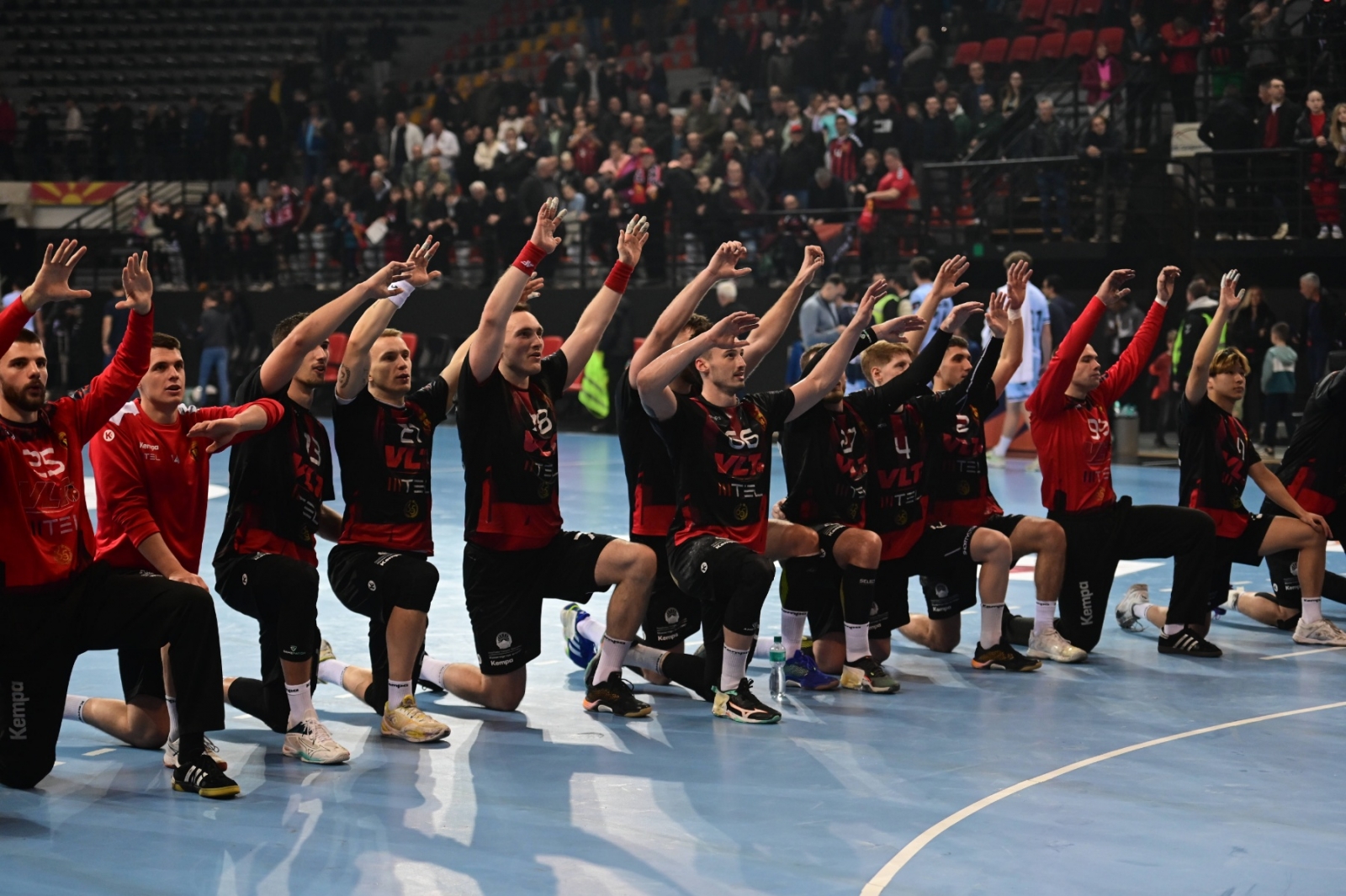 Вардар пушти во продажба блок-билети за спектаклите со Мелсунген и Бенфика!