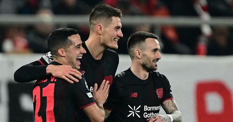 ВИДЕО: Шик блесна во Пиреја, бундес-ѕвездите силни за Олимпијакос