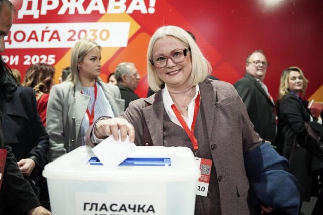 Стојаноска го нарече Трендафилов „волкот во јагнешка кожа“ и смета дека „јавните личности треба да се подготвени на секакви видеа и фотографии“