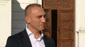 Груби е спроведен во притворското одделение во „Шутка“