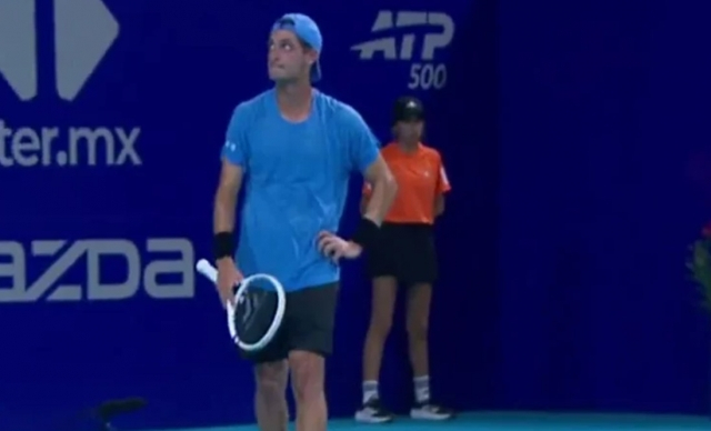 Ретко видена сцена: српски тенисер победи без меч топка