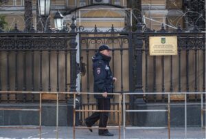 Празната украинска амбасада во Москва казнета за неплаќање струја